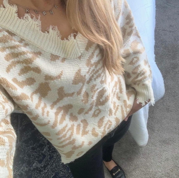 New Fringe hem Leopard Print V neck Sweater - Picture 4 of 6